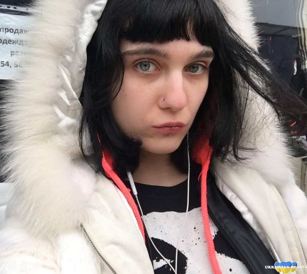 Сайт знайомств: Ім'я користувача: Kiera, вік: 21