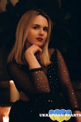 Ищу человека, с которым можно строить отношения на доверии, уважении и искренности. Буду рада найти единомышленника ????